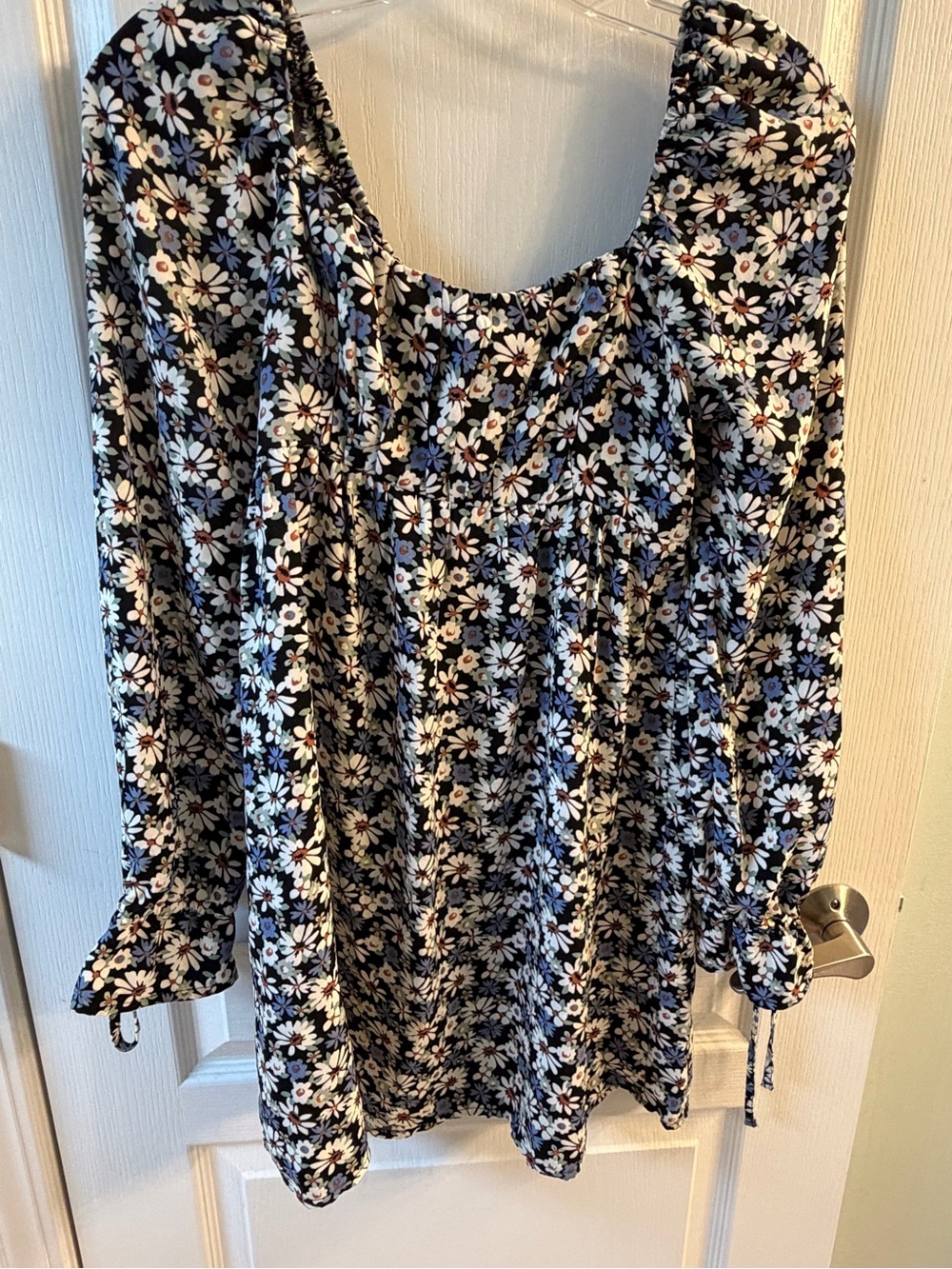 Floral Square-Neck Long Sleeve dress in Black and creams